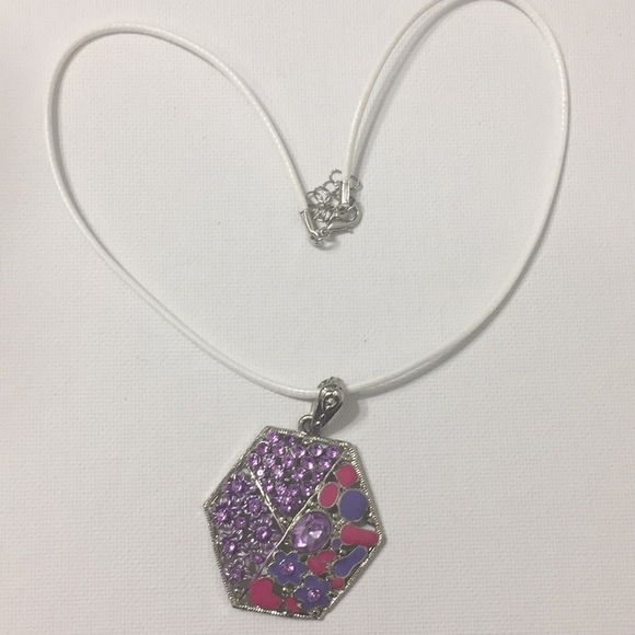 ✨Purple Floral Rhinestone Hexagon Pendant Silver Necklace✨ - Picture 6 of 9